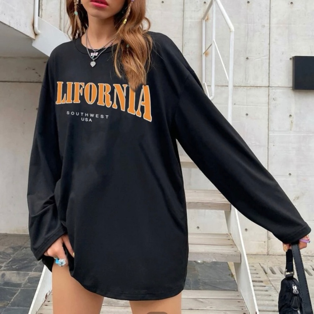 Letter graphic tee